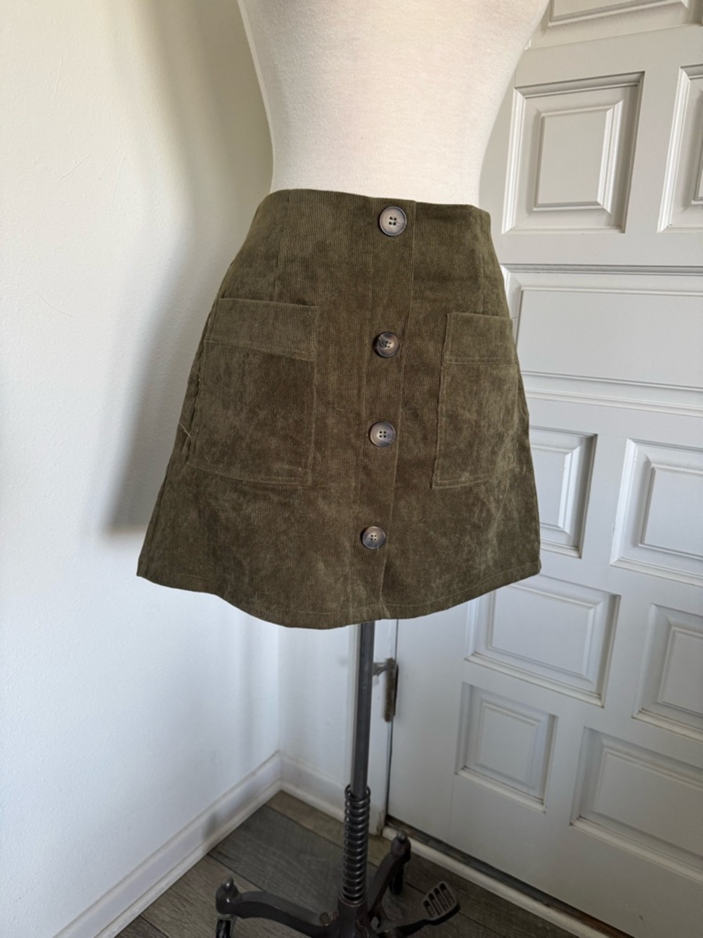 Essue Olive Green Corduroy Mini Skirt Button-Front A-Line Size Large